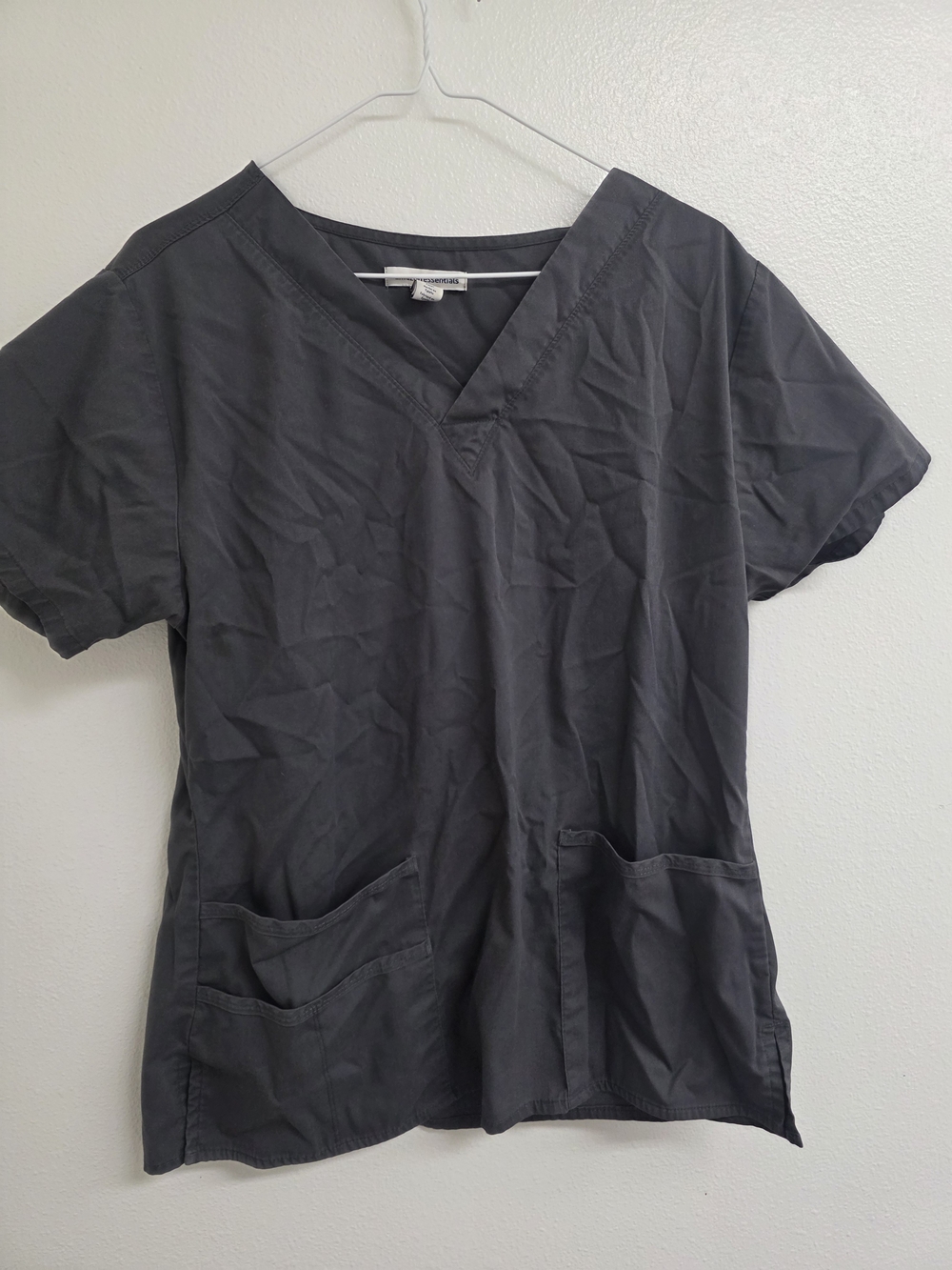 Amazon Essentials Men's V-Neck Scrub Top - Charcoal Gray (0604)